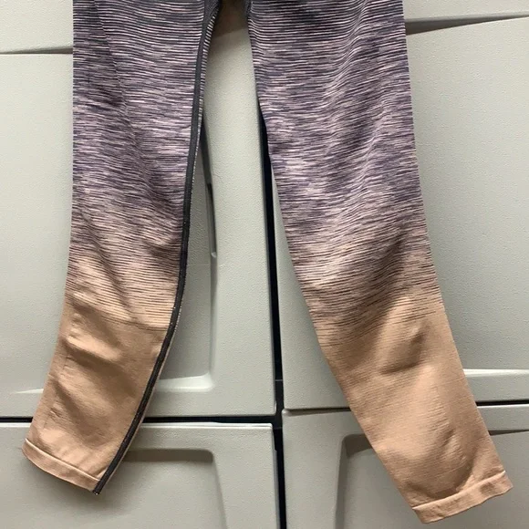 VS PINK Stretch Leggings - Picture 5 of 11